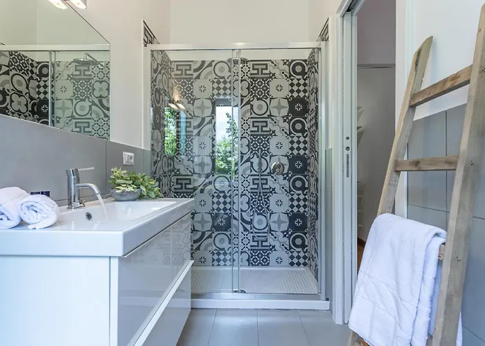 Minerva - Elegant New Classic Close To Vatican *