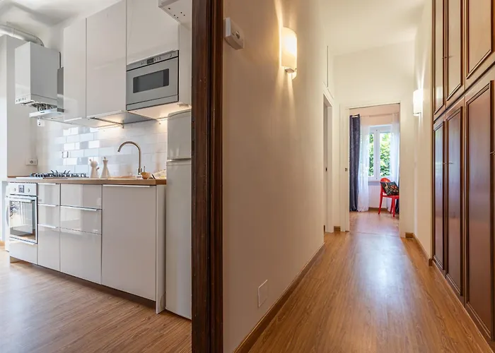 Minerva - Elegant New Classic Close To Vatican
