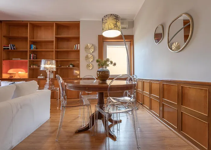 Minerva - Elegant New Classic Close To Vatican