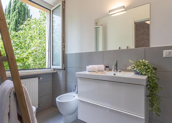 Minerva - Elegant New Classic Close To Vatican